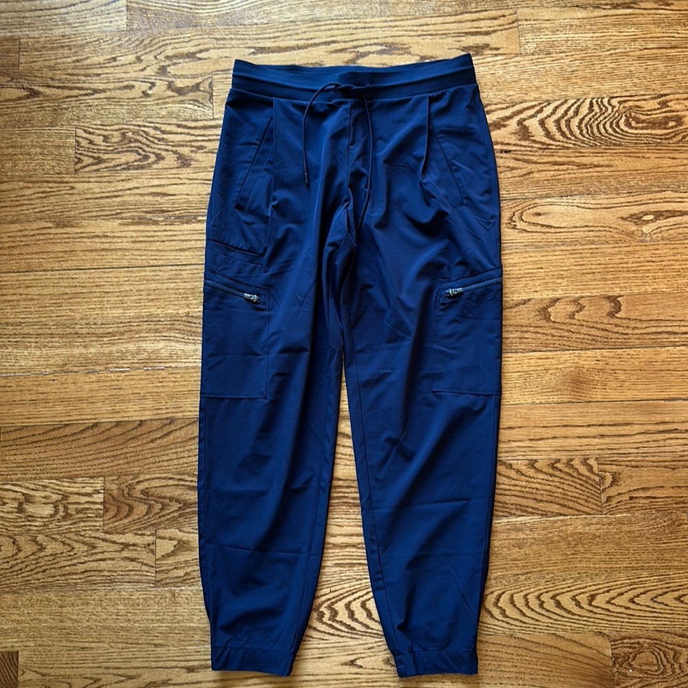 Athleta navy blue Venture jogger women’s size 6